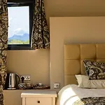 The Penthouse Tranquil Loft Jacuzzi Bath & Complimentary Cascades Membership Casa de hóspedes 4*