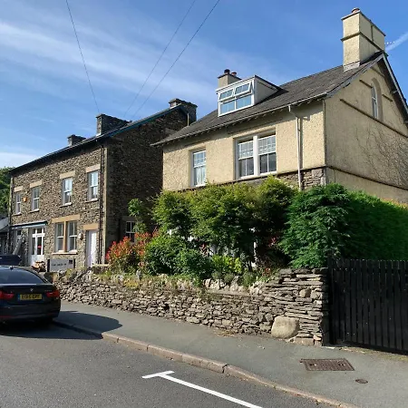 The Penthouse Tranquil Loft Jacuzzi Bath & Complimentary Cascades Membership 4*