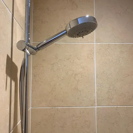 Konukevi The Penthouse Tranquil Loft Jacuzzi Bath & Complimentary Cascades Membership 4*