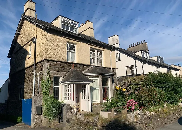 The Penthouse Tranquil Loft Jacuzzi Bath & Complimentary Cascades Membership 4* Bowness-on-Windermere