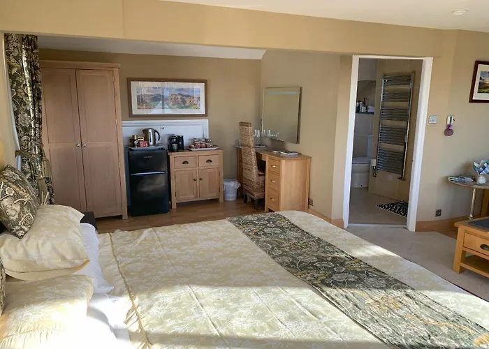 The Penthouse Tranquil Loft Jacuzzi Bath & Complimentary Cascades Membership Penzion 4*