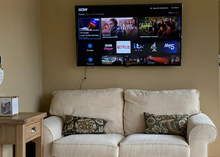 The Penthouse Tranquil Loft Jacuzzi Bath & Complimentary Cascades Membership 4*